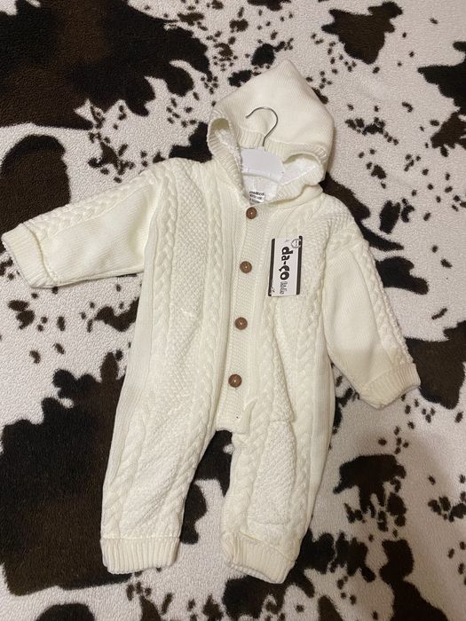 Вязаний дитячий комбінезон 6 місяців