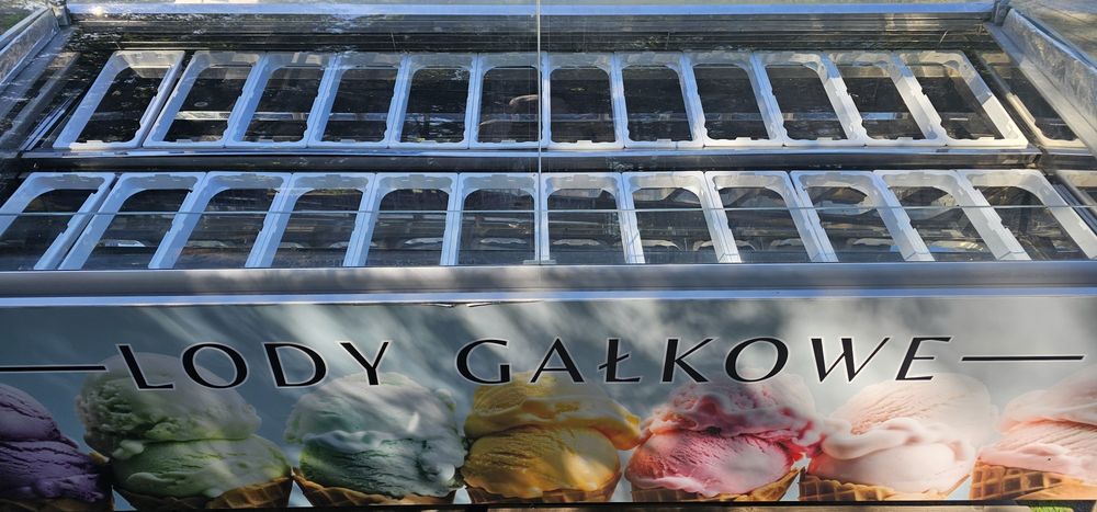 Sprzedam witrynę do lodów na 24 kuwety