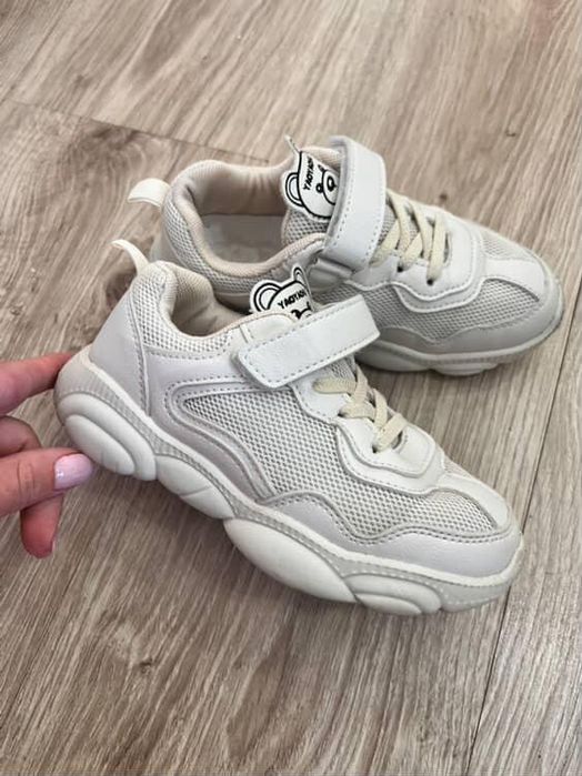 Кросівки для дівчинки