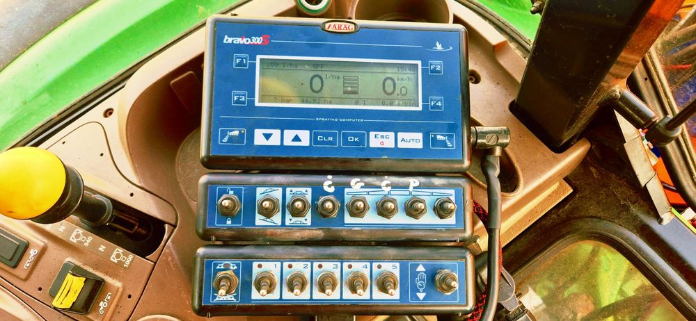 Opryskiwacz zawieszany Caruelle Olympia