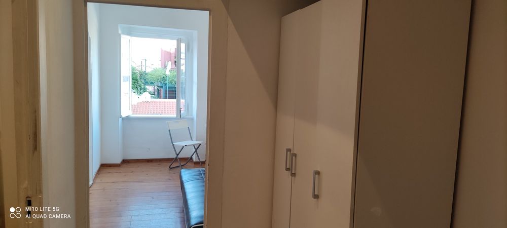 T-1 mobilado,Equipado+PÁTIO.Alfama,CentroLisboa. só RENDA+ CAUÇÃO.