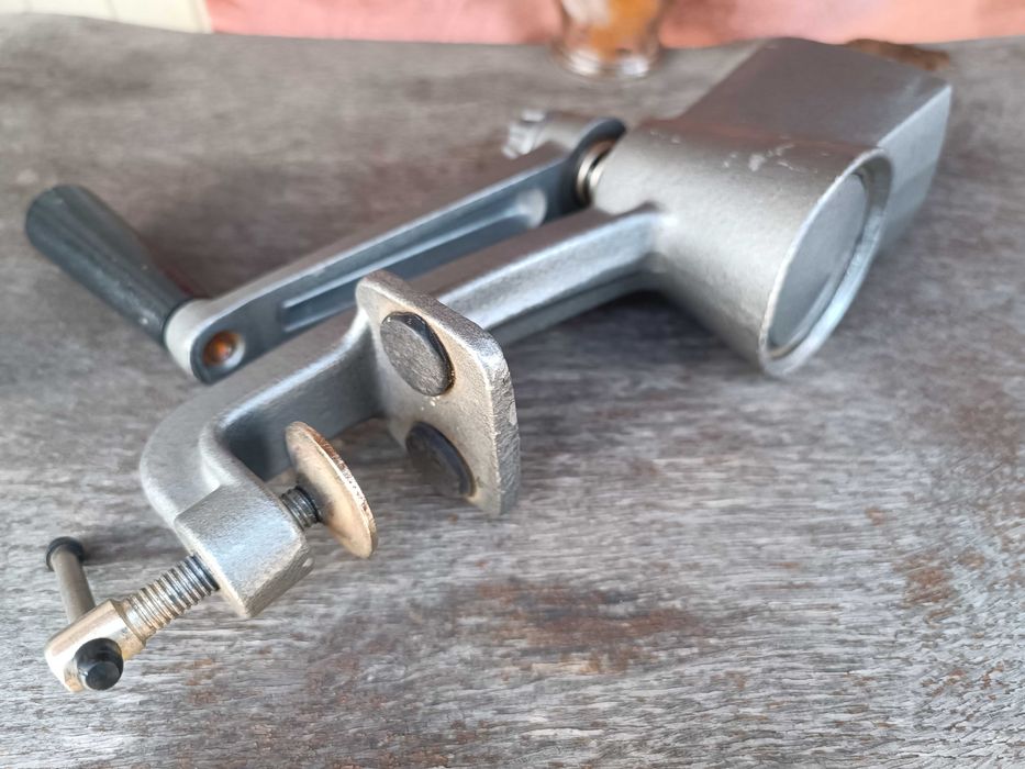 Кофемолка механическая ручная, советская