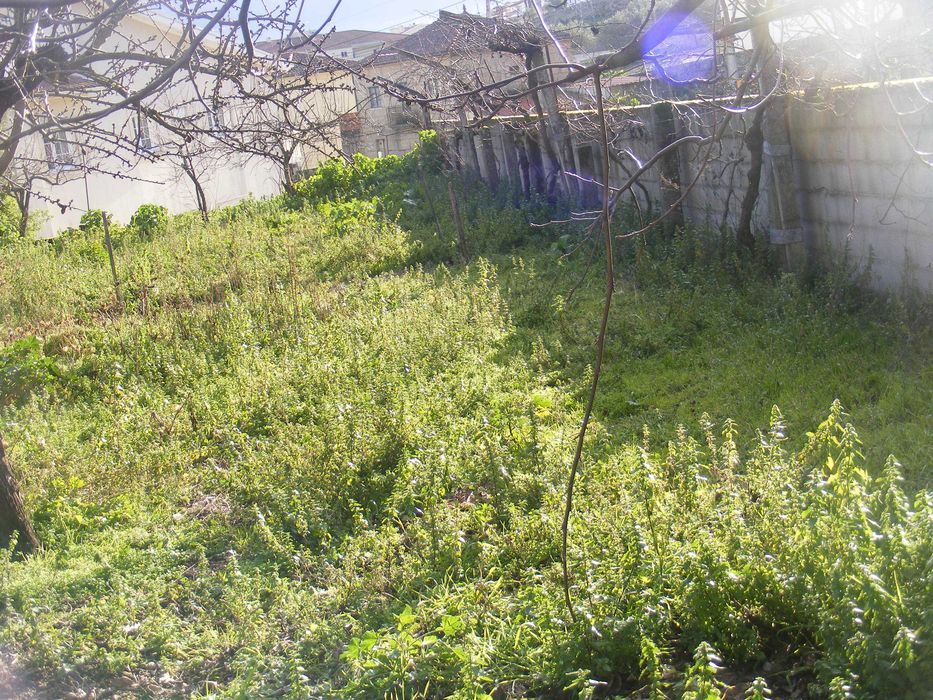 Vendo moradia , propriedade privada com vedação total