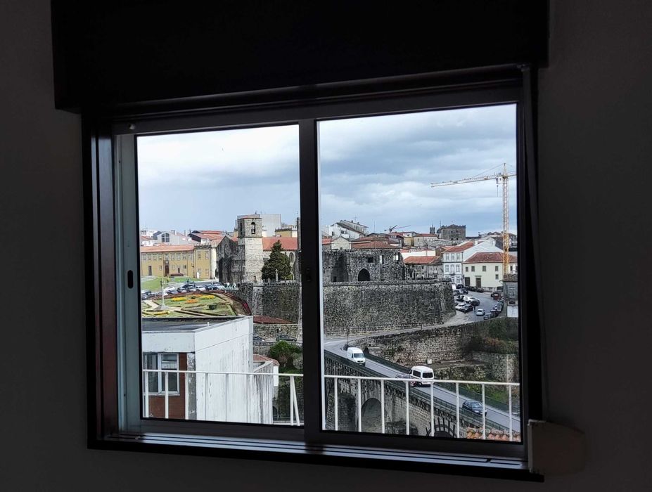 Moradia T4 + 1 para arrendamento em  Barcelinhos  junto ao rio cávado