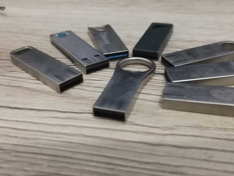 Pakiet metalowych pendrive 16GB
