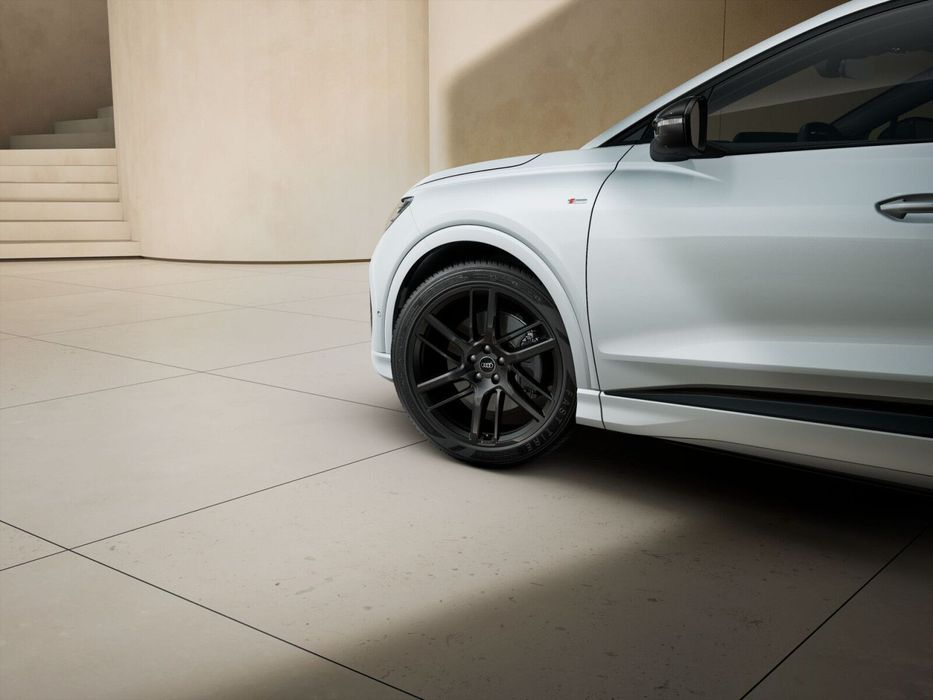 Audi Q4 e-tron 150kW * Pakiet Tech Plus *