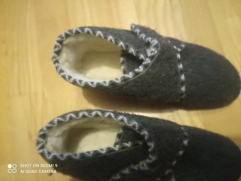 Kapcie damskie z filcu 37