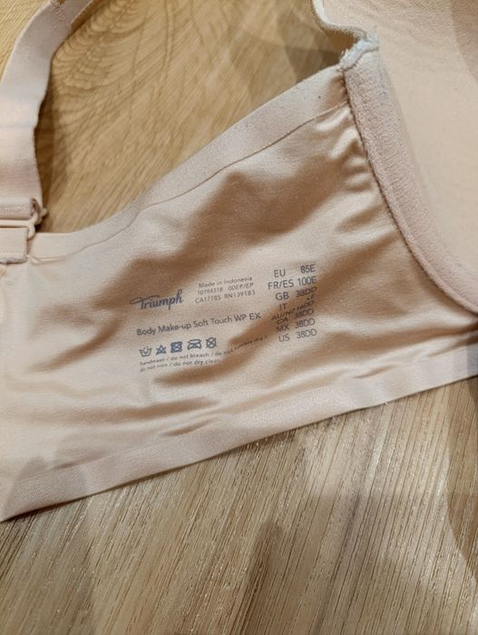 Biustonosz Triumph beżowy Body Make-up Soft Touch WP usztywniany z fis