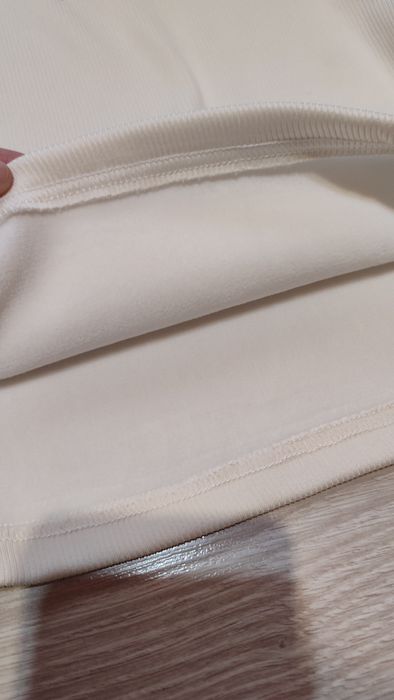 Утеплена кофта для дівчинки білого та беживого кольору розмір 110,116