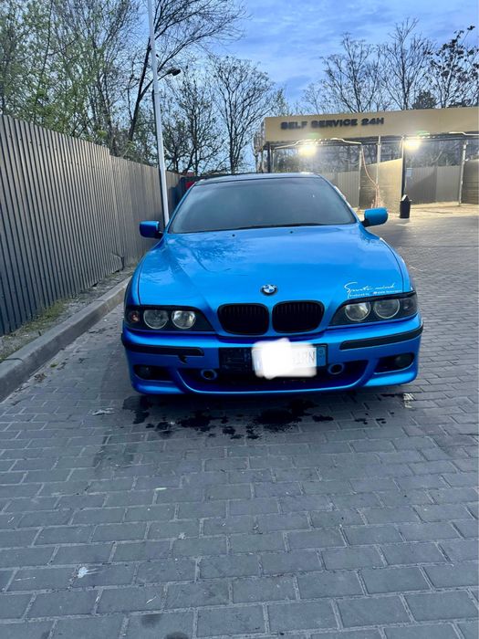 Продам машину Bmw