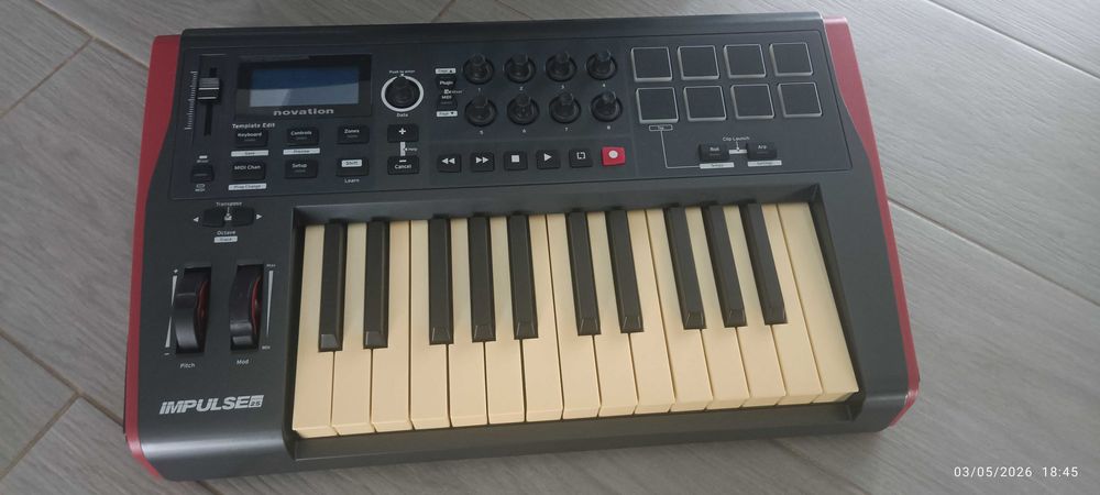 Novation Impulse 25 - ver descrição