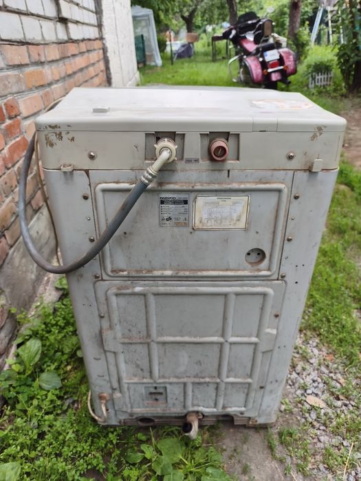Продам на запчастини Daewoo dwf-4229p