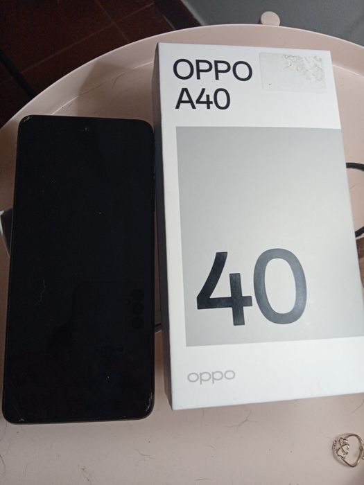 Oppo a 40 2 meces de uso