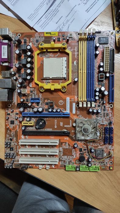 Лот материнських плат
