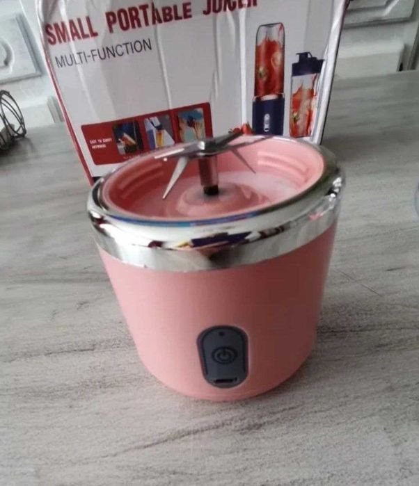 Міні фітнес блендер на аккумуляторі та USB зарядкою.