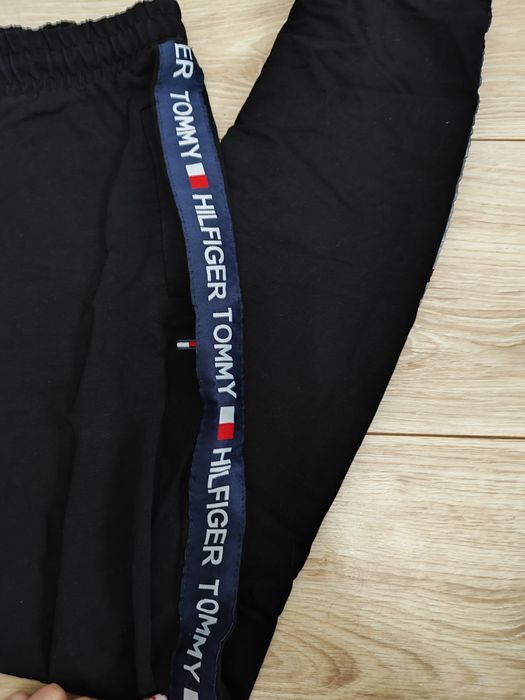 Spodnie dresowe damskie L 40 Tommy Hilfiger