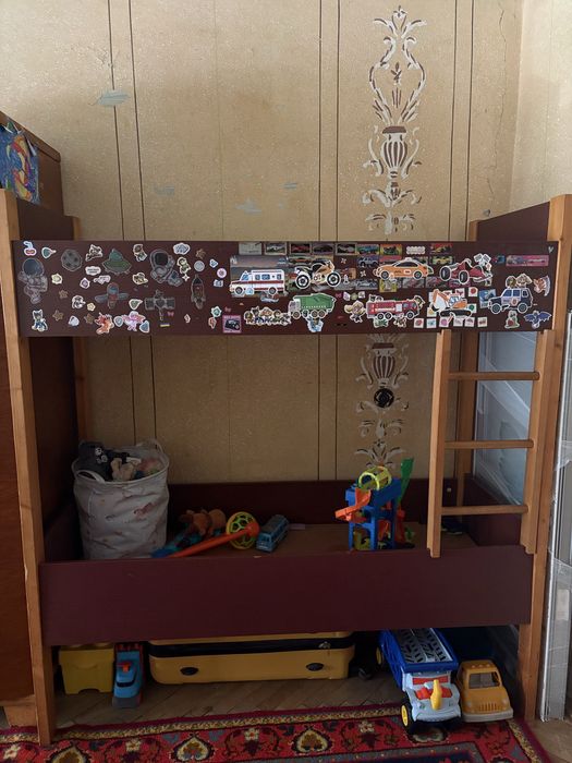 Двохповерхове ліжко