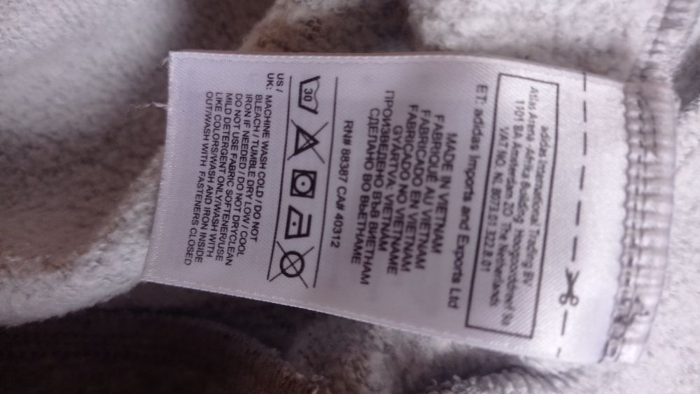 Кофта adidas розмір M стан ідеал