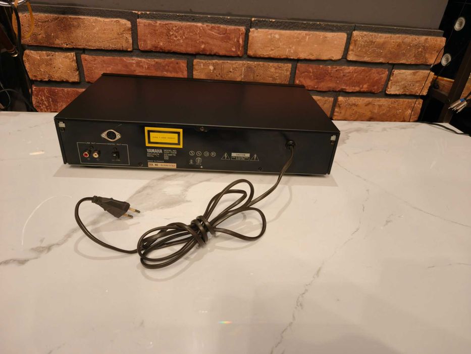 YAMAHA CDX - 730 E RS - Wysoki model ! Znakomity odtwarzacz CD
