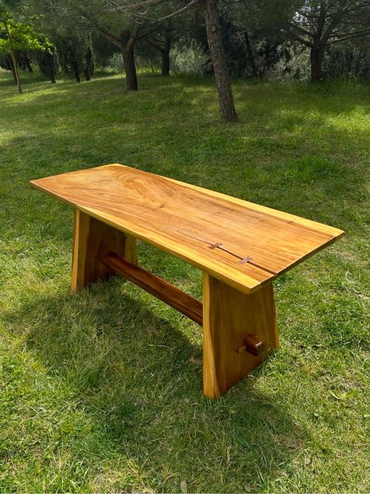 Mesa rústica de suar