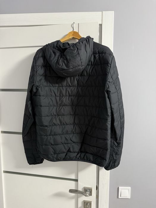 Продам куртку Armani пух перо