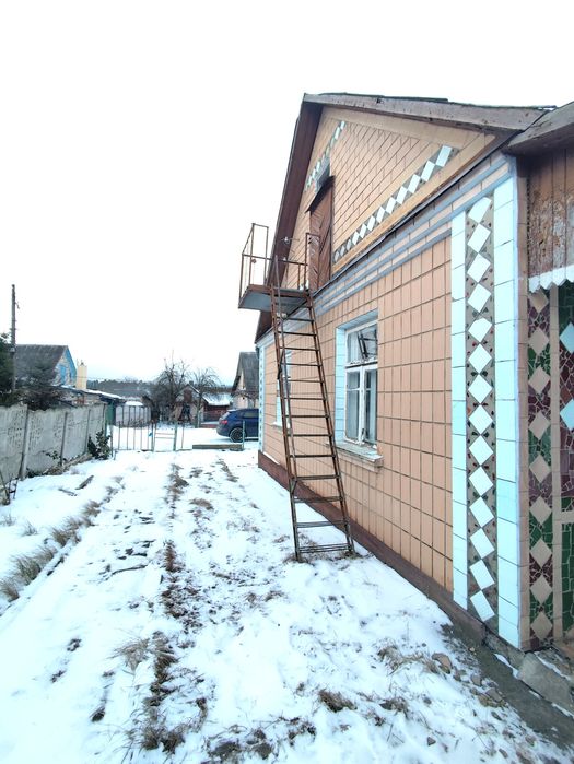 Продаж цегляного будинку Клевань