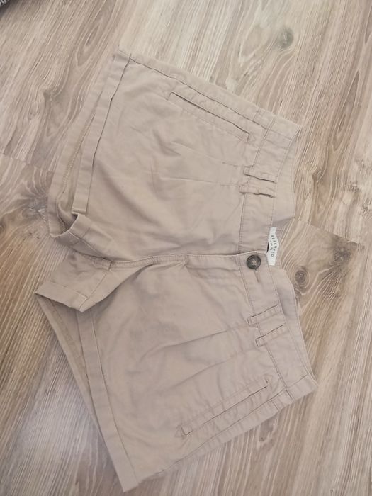 Krótkie spodenki, beżowe, rozmiar m