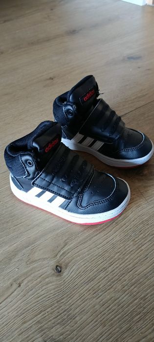 Buty chłopięce adidas 25