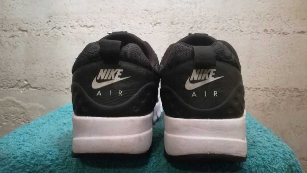 Sneakersy NIKE AIR MAX MOTION LW ENG r.36,5 stan bardzo dobry