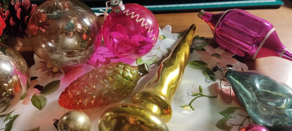 Новорічні вінтажні , шари верхівка, шишка  СССР, радянські
