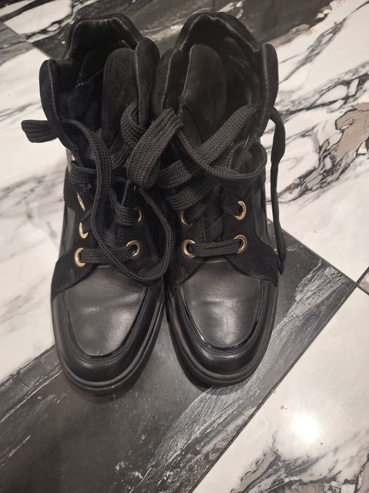 Продам ботінки (снікерси)