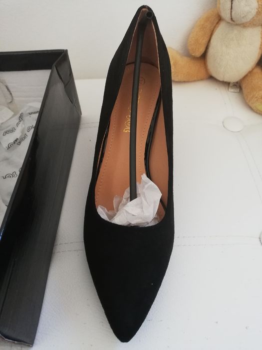 Sapato alto em camurça