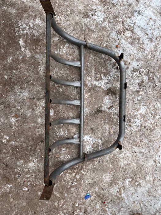 Кенгурятник на авто