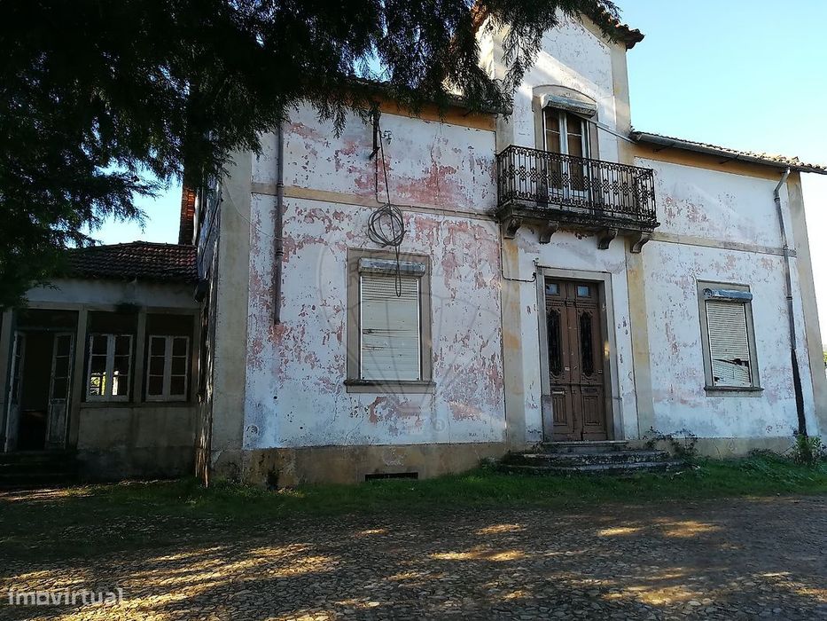 Moradia T4 para venda