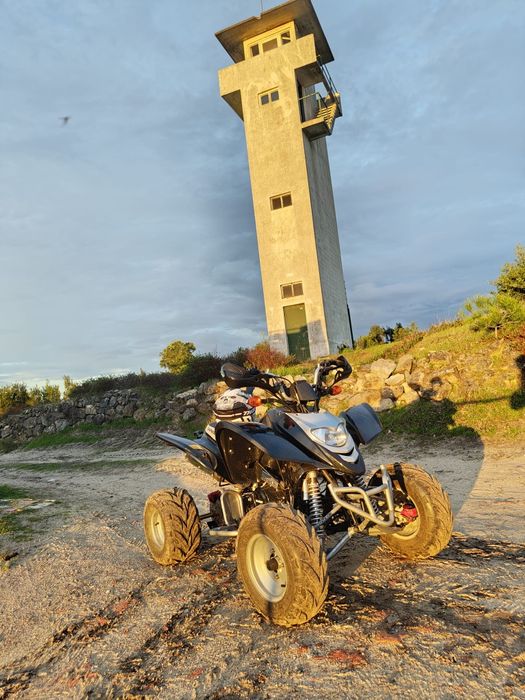 Moto 4 250cc como nova