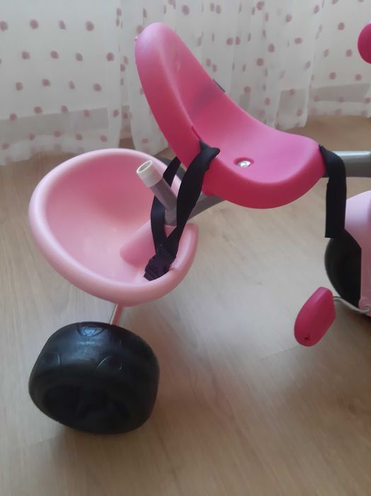 Triciclo menina muito bom estado