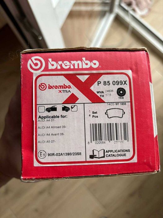 Гальмівні колодки Brembo P85 099X