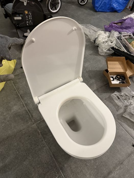 Miska WC podwieszana + deska wolnoopadająca
