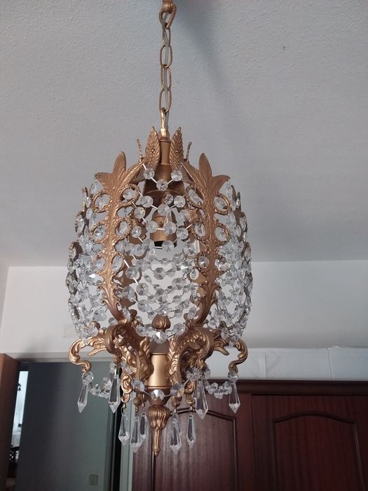 Candeeiro de tecto muito bonito