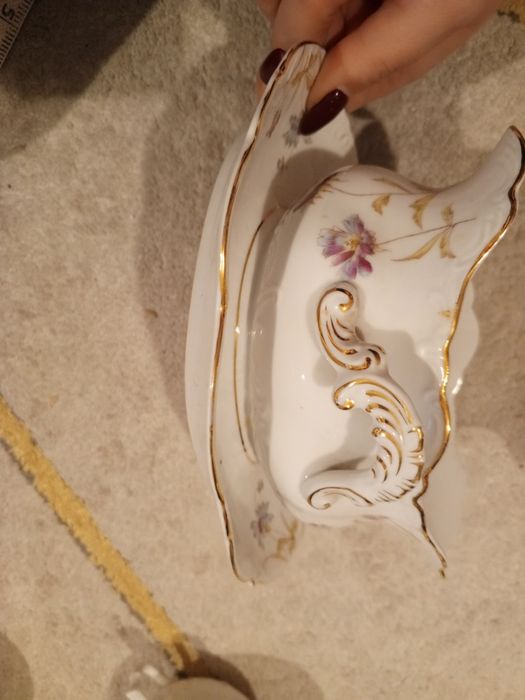 Sprzedam porcelanowa sosjerke