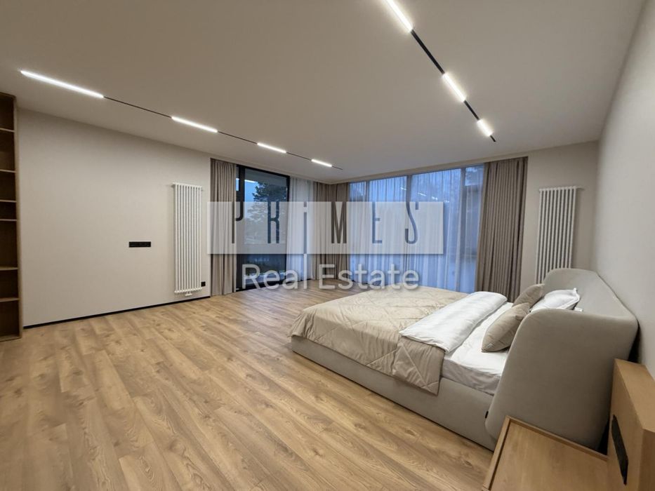 Продаж будинка 1200м2 КМ Riviera Village перша лінія води