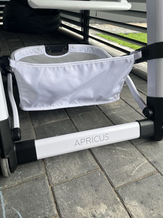 Стільчик для годування carrello apricus