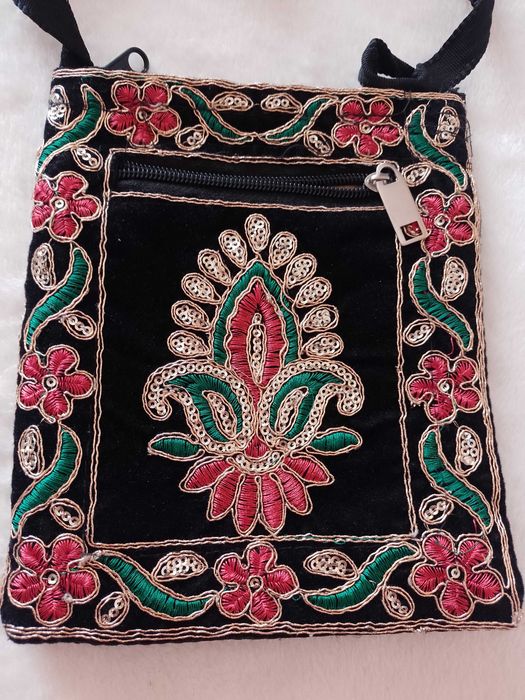 Bogato Zdobiona torebka listonoszka z Londynu, saszetka