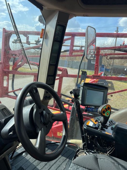 Самохідний обприскувач CASE IH 3330