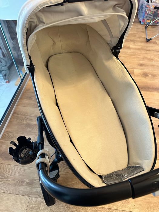 sprzedam wózek Quinny Moodd, spacerówka, gondola, fotelik samochodowy