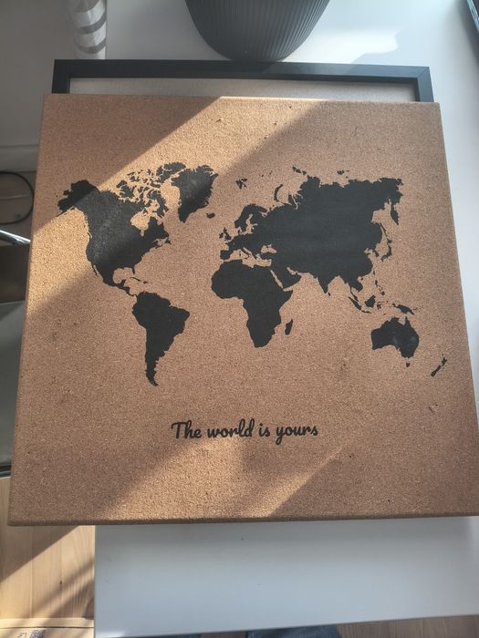 Tablica korkowa mapa świata do przyczepiania informacji