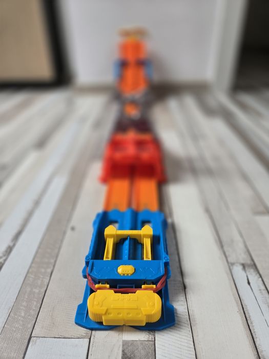 Tor Hot Wheels - zjeżdżalnia