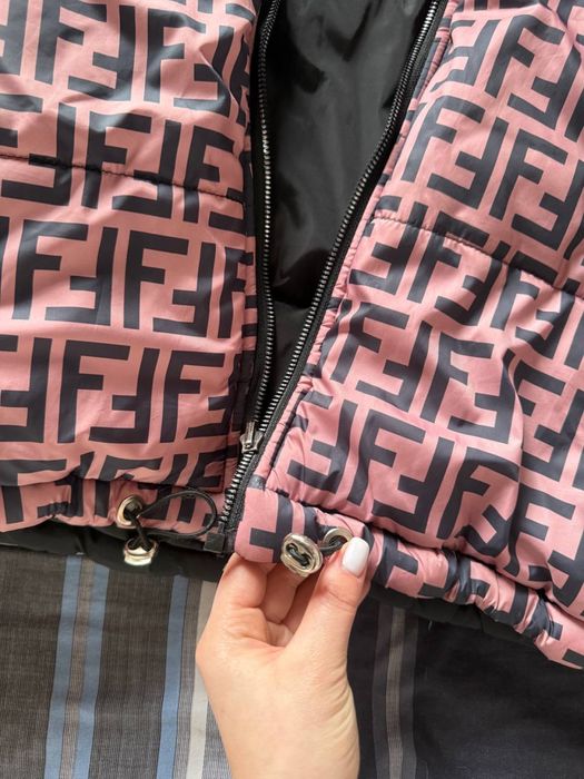 Пуховик під бренд Fendi