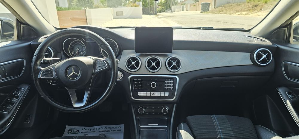 Mercedes-Benz CLA 180