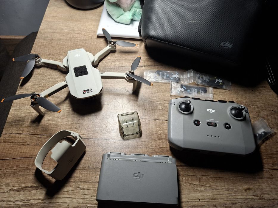 Sprzedam DJI Mini 2 fly more combo